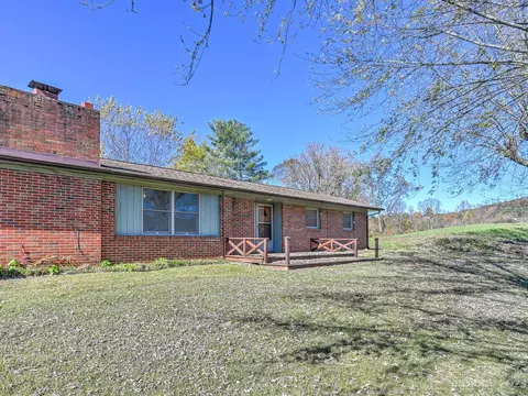 146 Old Rd, Marshall, NC 28753 photo 2