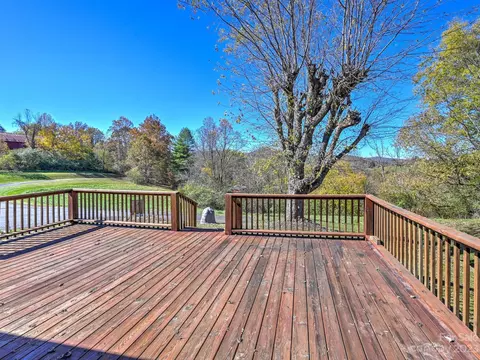 146 Old Rd, Marshall, NC 28753 photo 17