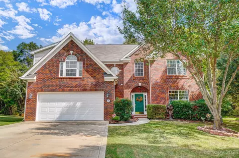 135 Grey Oak Ln, Mooresville, NC 28117