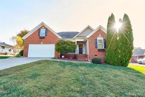 131 Dunes Dr, Kings Mountain, NC 28086