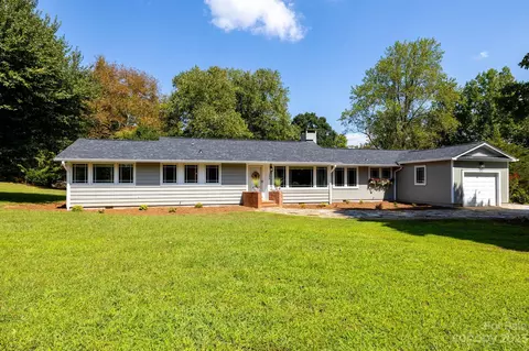 244 Mimosa Rd, Columbus, NC 28722