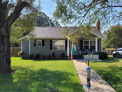 203 Lowe St, Mount Holly, NC 28120