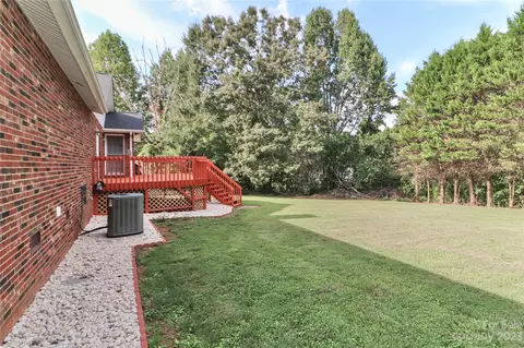 3848 River Rd, Hickory, NC 28602 photo 29