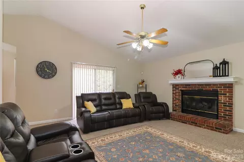 3848 River Rd, Hickory, NC 28602 photo 8