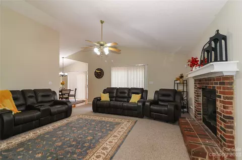3848 River Rd, Hickory, NC 28602 photo 7