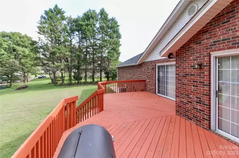 3848 River Rd, Hickory, NC 28602 photo 32