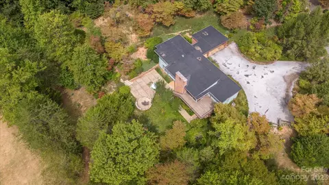 445 Renard Rd, Tryon, NC 28782 photo 2