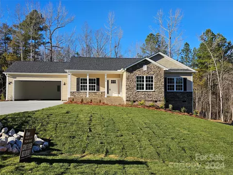 1999 Hollybrook Ln, Lancaster, SC 29720