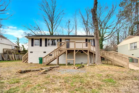 1643 Masonic Dr, Charlotte, NC 28205