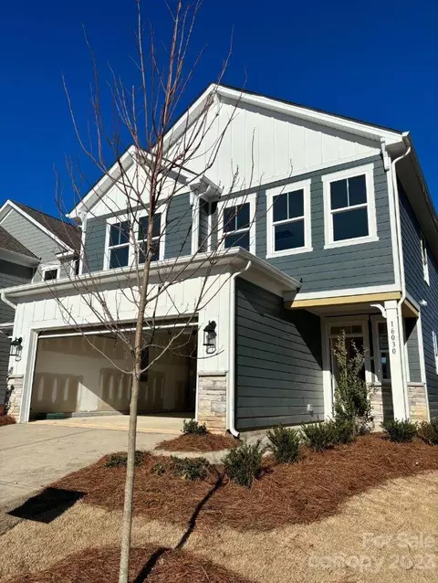 16030 River Tree Ln, Charlotte, NC 28278