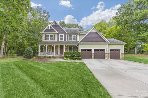 1068 Crofton Dr, Waxhaw, NC 28173