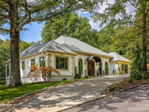 31 S Ridge Dr, Hendersonville, NC 28739