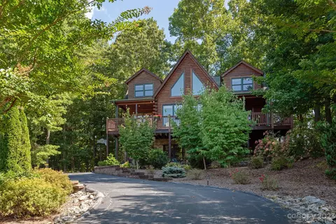 633 Whites Lake Blvd, Saluda, NC 28773