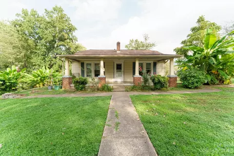 307 North St, Morganton, NC 28655