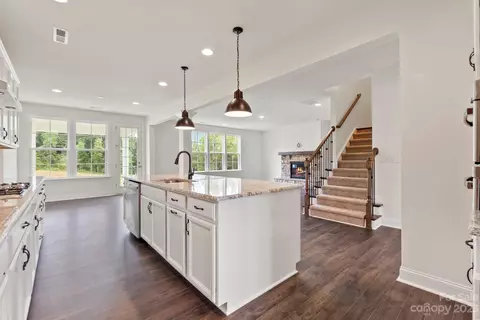 321 W Waterlynn Rd, Mooresville, NC 28117