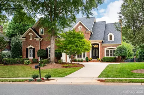 8620 Devonshire Dr, Huntersville, NC 28078