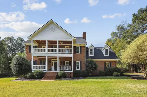 5011 Tracewood Ct, Charlotte, NC 28215