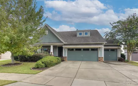 2717 White Pines Ct, Monroe, NC 28112