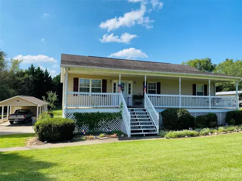 717 Severt Cir, Lenoir, NC 28645