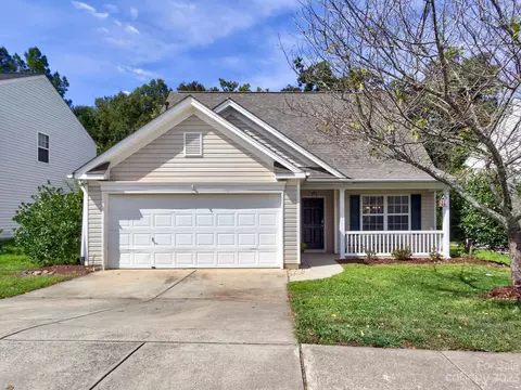 5921 Hidden Meadow Ln, Charlotte, NC 28269