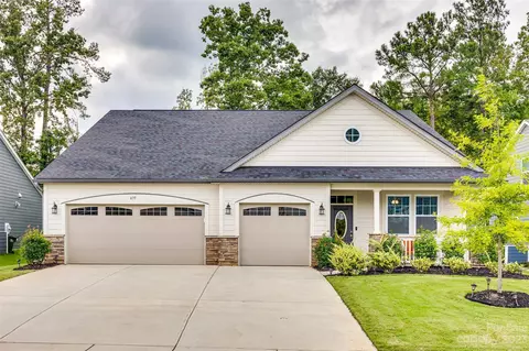 439 Sandbar Pt, Clover, SC 29710