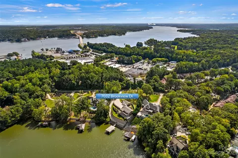 7032 Brookview Dr, Clover, SC 29710