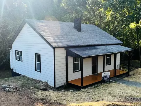 34 Brookline St, Great Falls, SC 29055