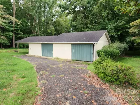 360 Hooper Creek Rd, Tryon, NC 28782 photo 9