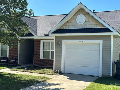 10301 Green Hedge Ave, Charlotte, NC 28269