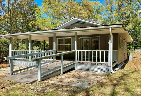 3107 Rabbit Hop Rd, Spruce Pine, NC 28777