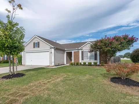 3802 Cardinal Bluff Ln, Indian Trail, NC 28079
