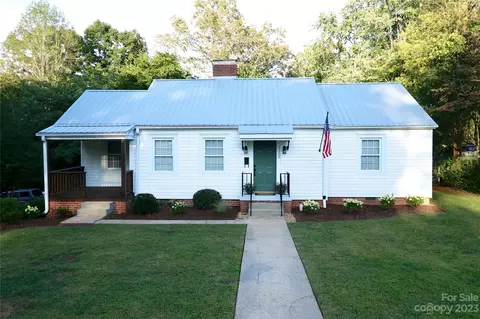 1252 11th Nw St, Hickory, NC 28601