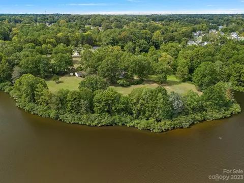 2401 Forrestbrook Dr, Kannapolis, NC 28083