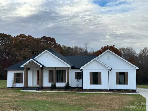 210 Houstons Hideaway Cor, Lexington, NC 27292