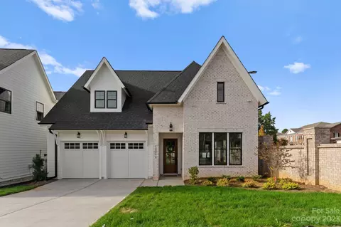 12012 Cambridge Square Dr, Cornelius, NC 28031