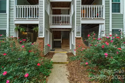 430 Queens 632 Rd #632, Charlotte, NC 28207
