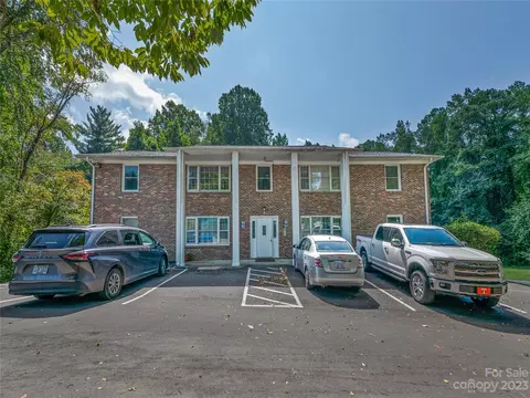 162 Allenwood Cir, Hendersonville, NC 28792