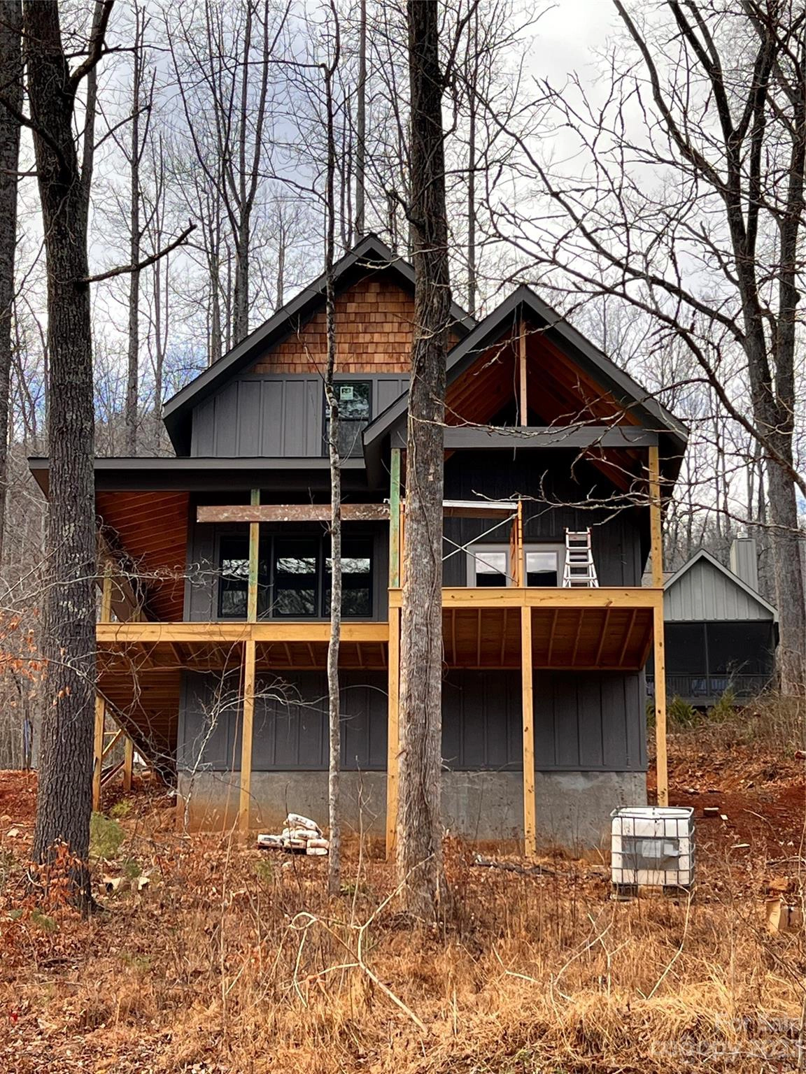 457 Blue Ridge N Dr N