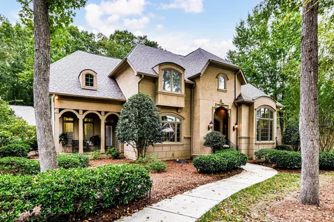 5004 Red Willow Ln, Matthews, NC 28104