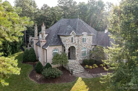 6190 Fox Chase Dr, Davidson, NC 28036