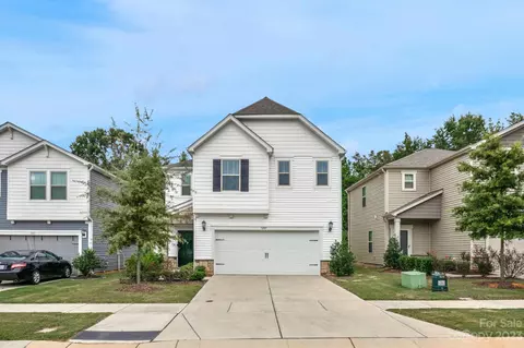 7207 Saltpeter St, Charlotte, NC 28215