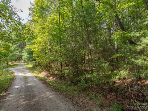 000 Tuhy Dr, Sylva, NC 28779 photo 2