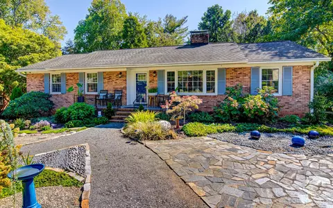 4120 Briarcliffe Rd, Winston Salem, NC 27106