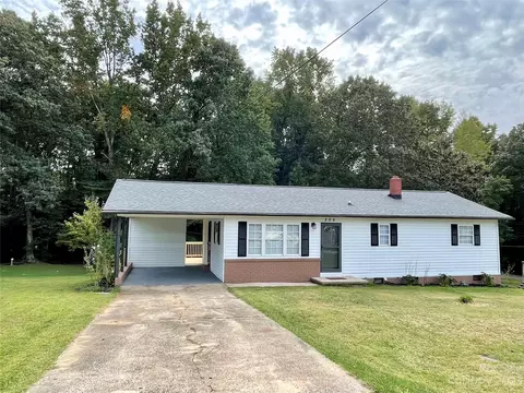 205 Taylor Dr, Stanley, NC 28164