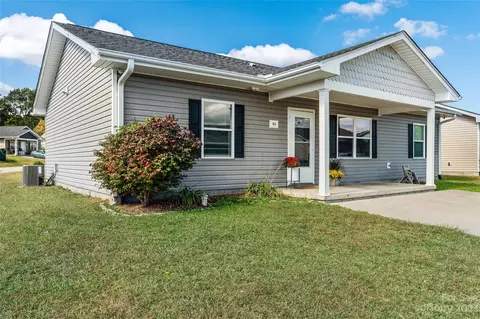 84 Volunteer Way Dr, East Flat Rock, NC 28726