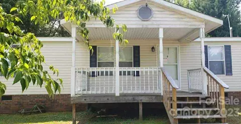 108 Sycamore Dr, Hickory, NC 28601