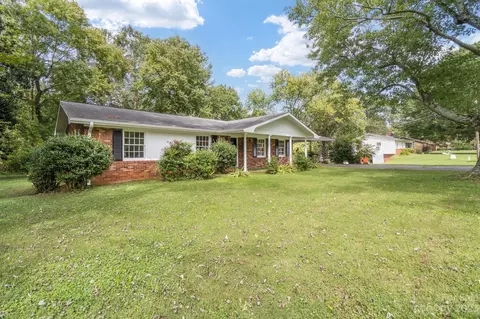 2115 Broad St, Statesville, NC 28625