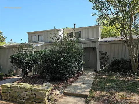 7911 Horse Chestnut Ln, Charlotte, NC 28277