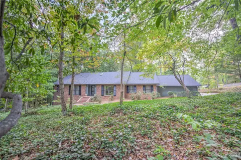 3 Glen Cove Dr, Arden, NC 28704