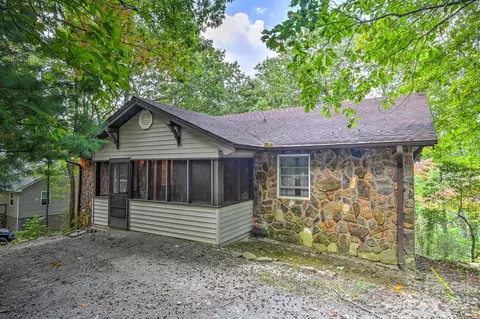 184 Harvey Osteen Rd, Zirconia, NC 28790